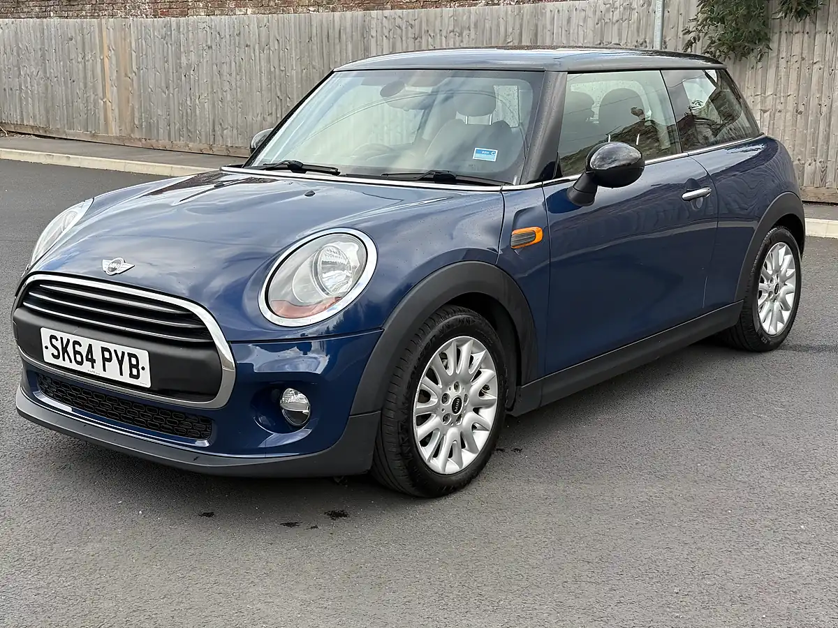 Used 2014 MINI Hatch Cooper Blue - Interior and Exterior details 15