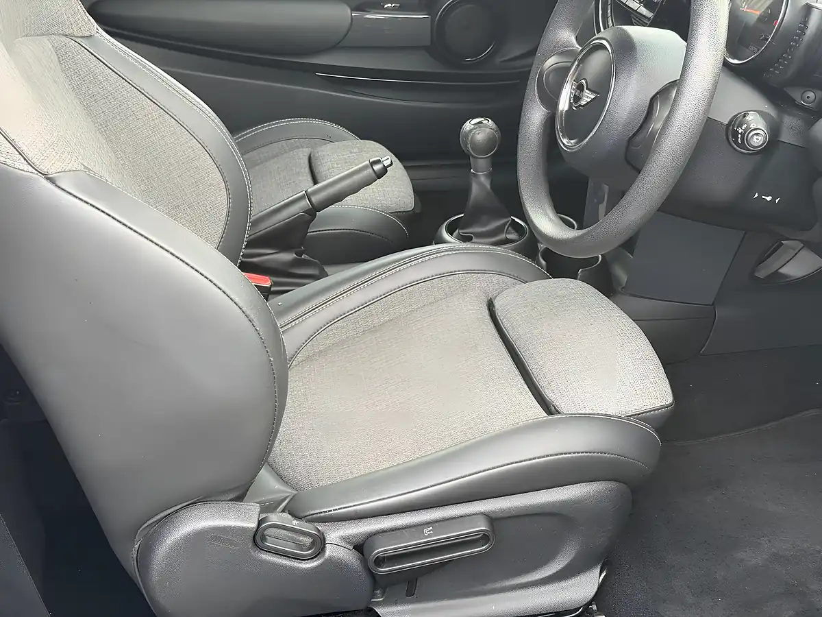 Used 2014 MINI Hatch Cooper Blue - Interior and Exterior details 6