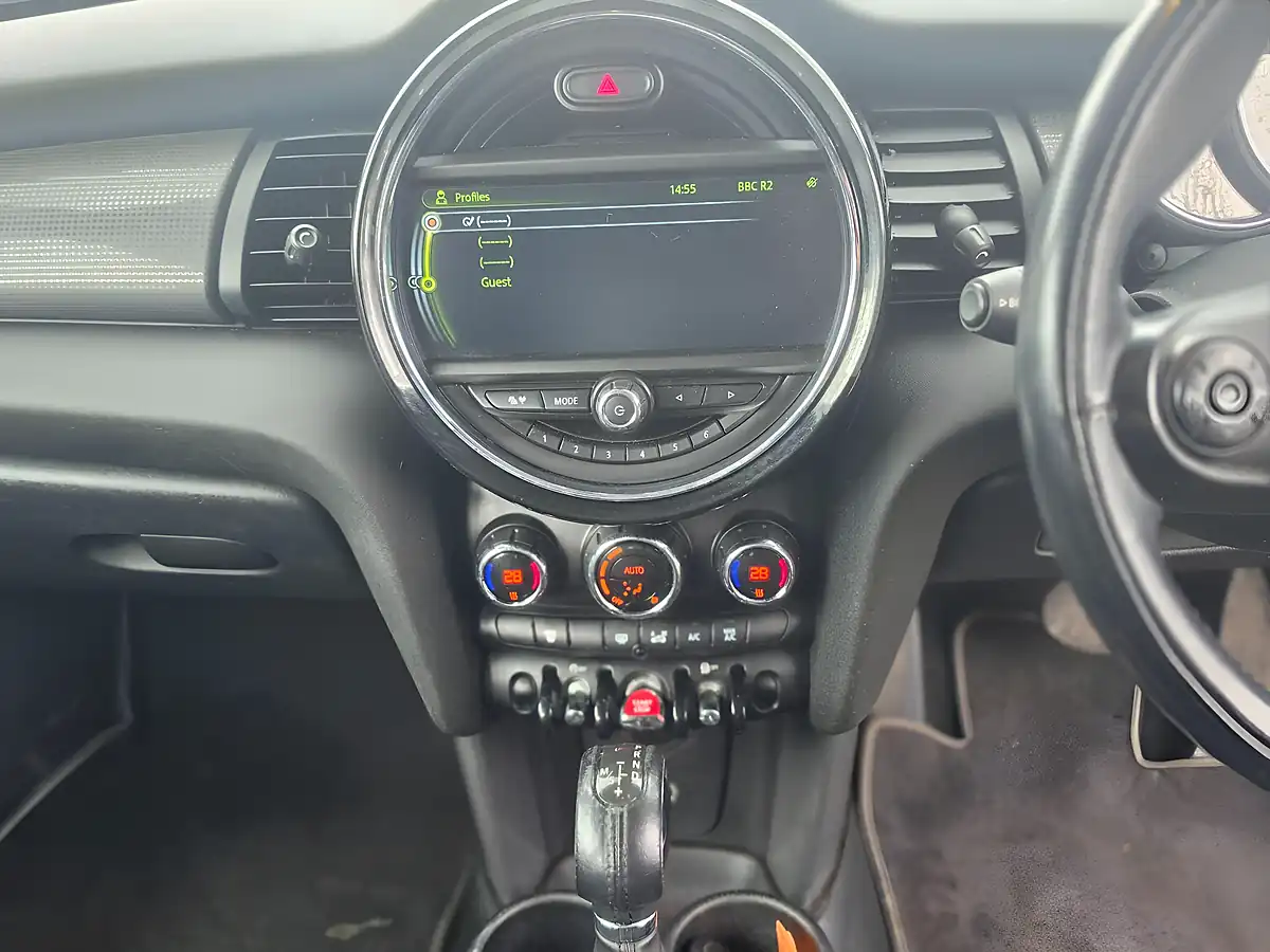 Used 2014 MINI Hatch Cooper Blue - Interior and Exterior details 10