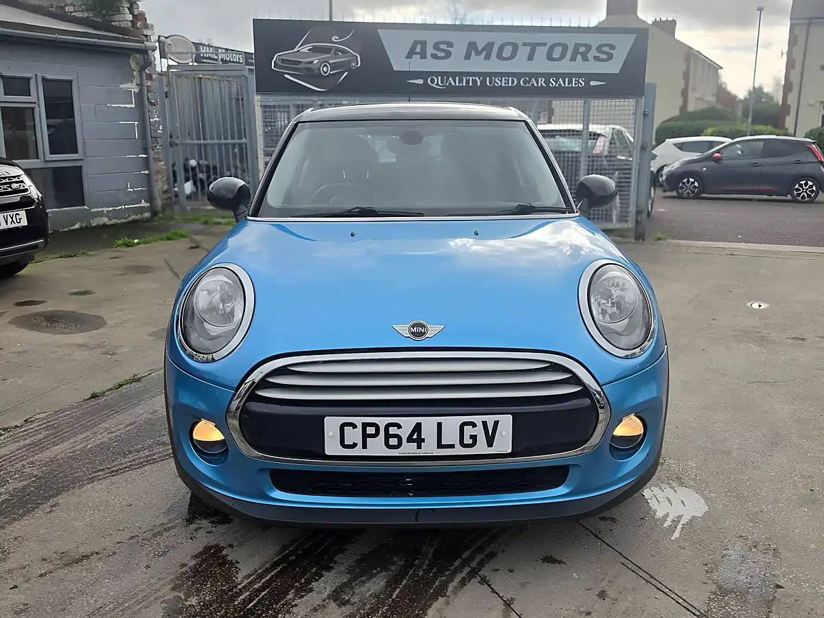 Used 2014 MINI Hatch Cooper Blue - Interior and Exterior details 2