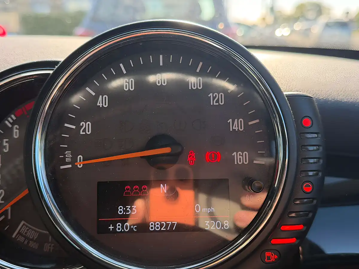 Used 2014 MINI Hatch Cooper (chili Ii Pack) Blazing Red Metallic - Interior and Exterior details 11