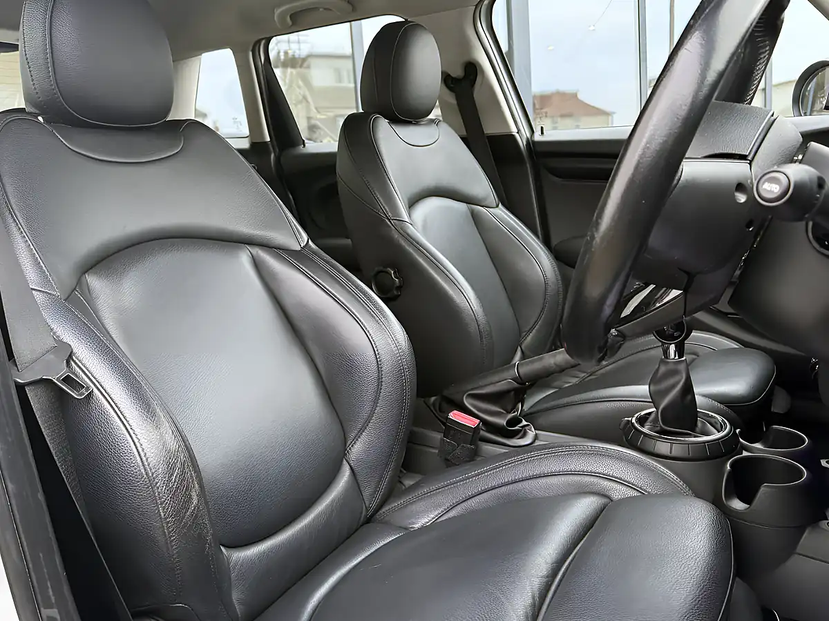 Used 2014 MINI Hatch Cooper (chili Ii Pack) White Silver - Interior and Exterior details 14