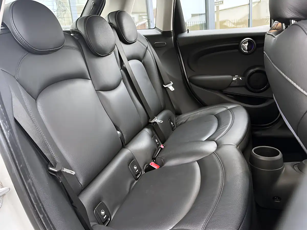 Used 2014 MINI Hatch Cooper (chili Ii Pack) White Silver - Interior and Exterior details 15