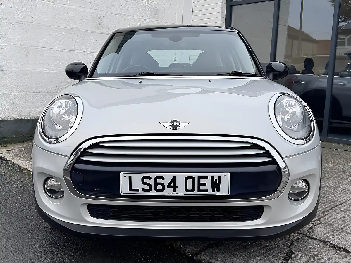 Used 2014 MINI Hatch Cooper (chili Ii Pack) White Silver - Interior and Exterior details 2