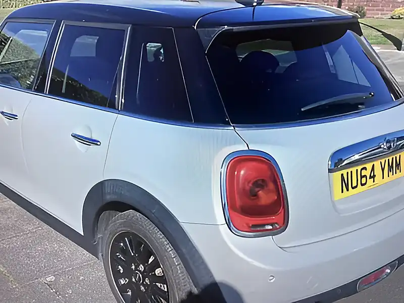 Used 2014 MINI Hatch Cooper (chili Ii Pack) White Silver Metallic - Interior and Exterior details 5