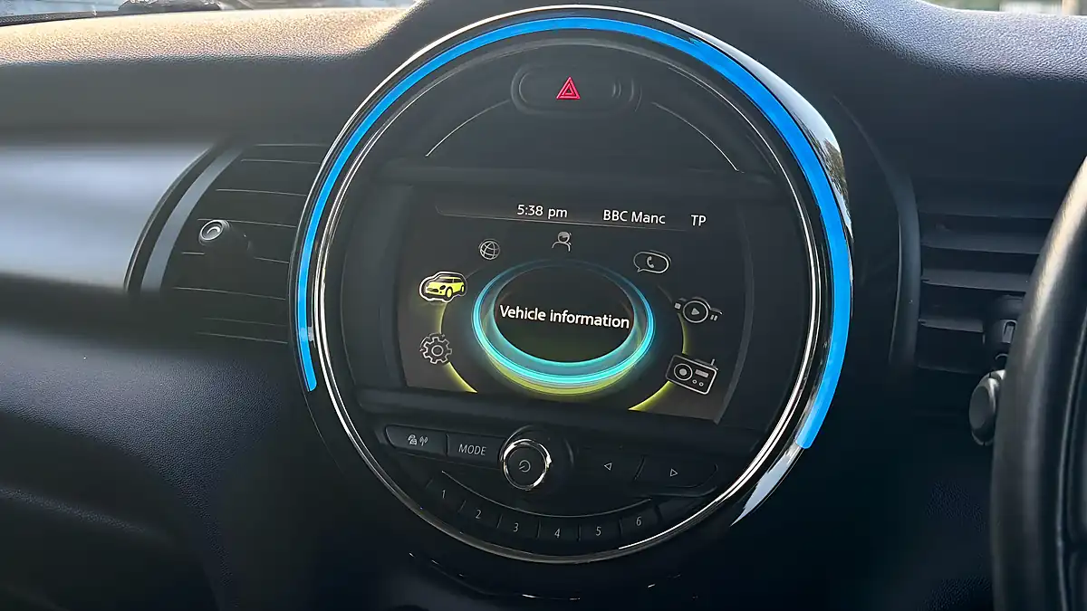 Used 2014 MINI Hatch Cooper Deep Blue - Interior and Exterior details 13