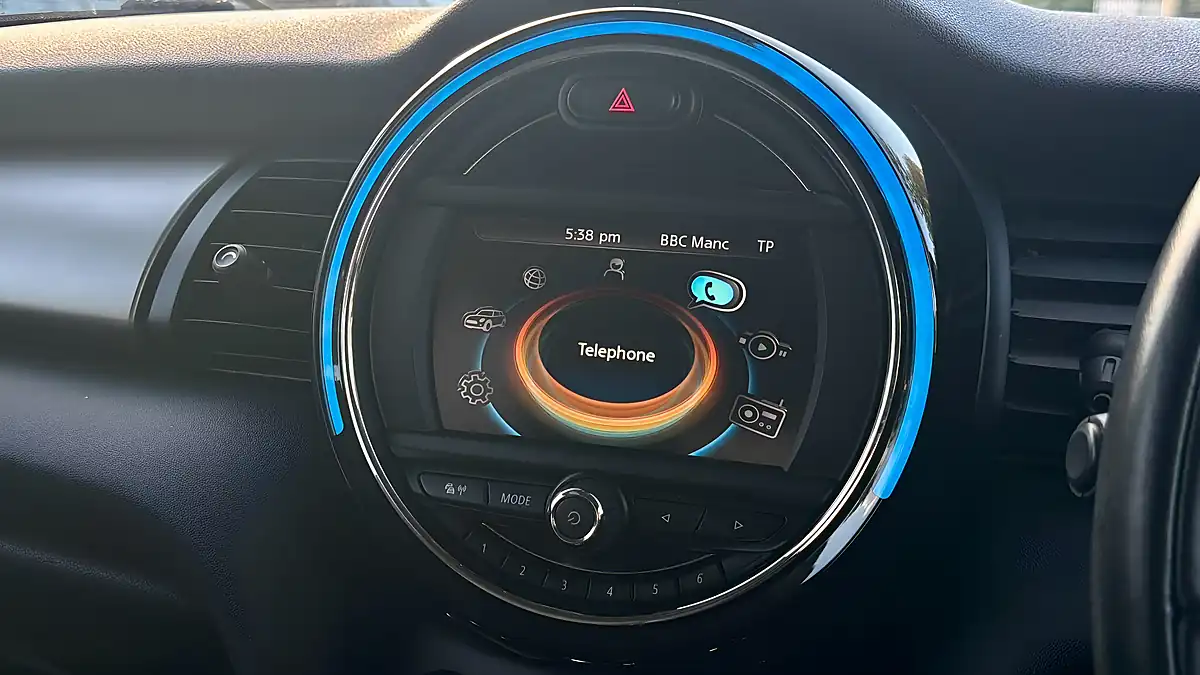 Used 2014 MINI Hatch Cooper Deep Blue - Interior and Exterior details 15