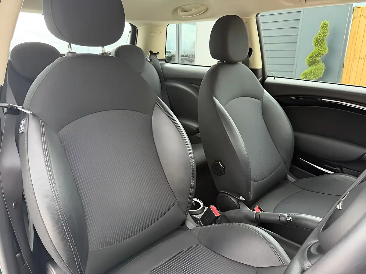 Used 2014 MINI Hatch Cooper Green - Interior and Exterior details 10