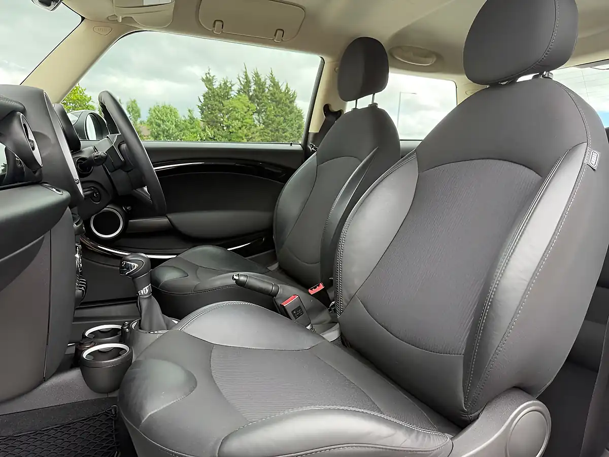 Used 2014 MINI Hatch Cooper Green - Interior and Exterior details 13
