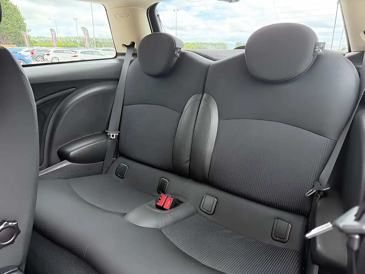 Used 2014 MINI Hatch Cooper Green - Interior and Exterior details 14