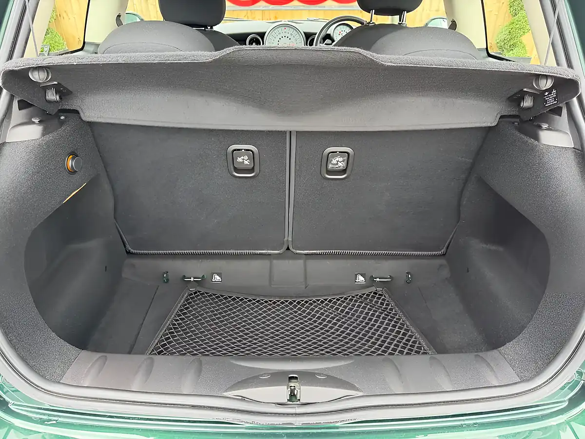 Used 2014 MINI Hatch Cooper Green - Interior and Exterior details 15