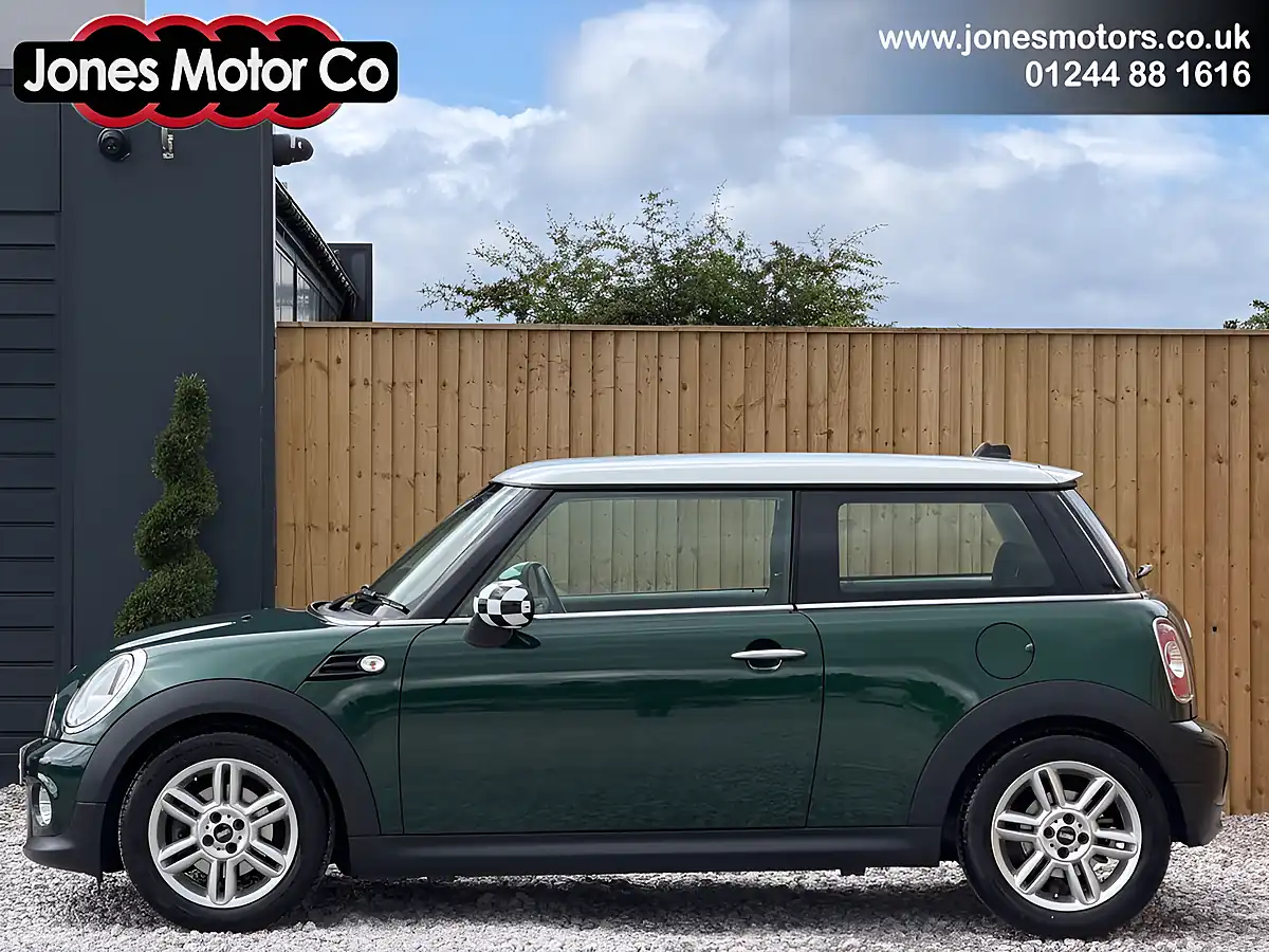 Used 2014 MINI Hatch Cooper Green - Interior and Exterior details 2