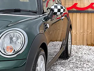 Used 2014 MINI Hatch Cooper Green - Interior and Exterior details 5