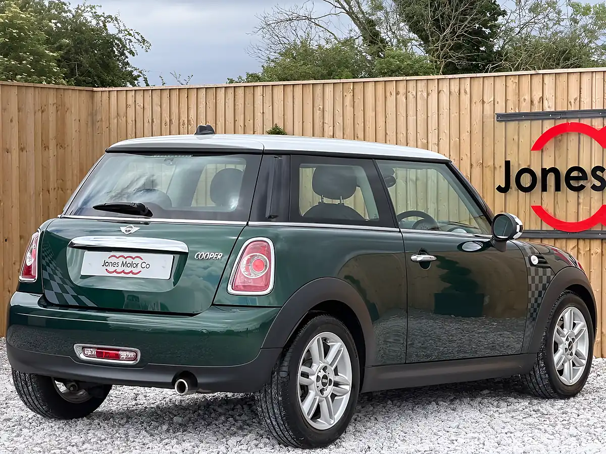 Used 2014 MINI Hatch Cooper Green - Interior and Exterior details 8