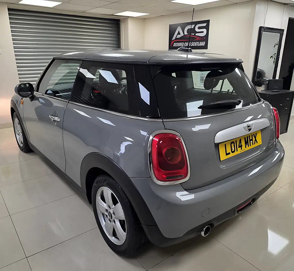 Used 2014 MINI Hatch Cooper Grey - Interior and Exterior details 3