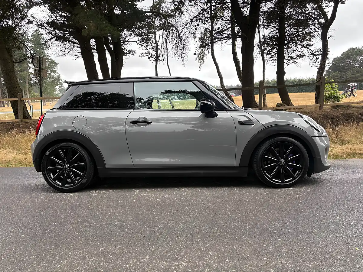Used 2014 MINI Hatch Cooper Grey - Interior and Exterior details 4