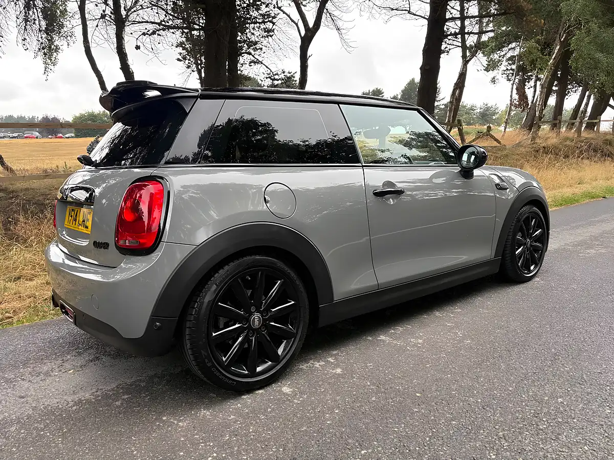 Used 2014 MINI Hatch Cooper Grey - Interior and Exterior details 6