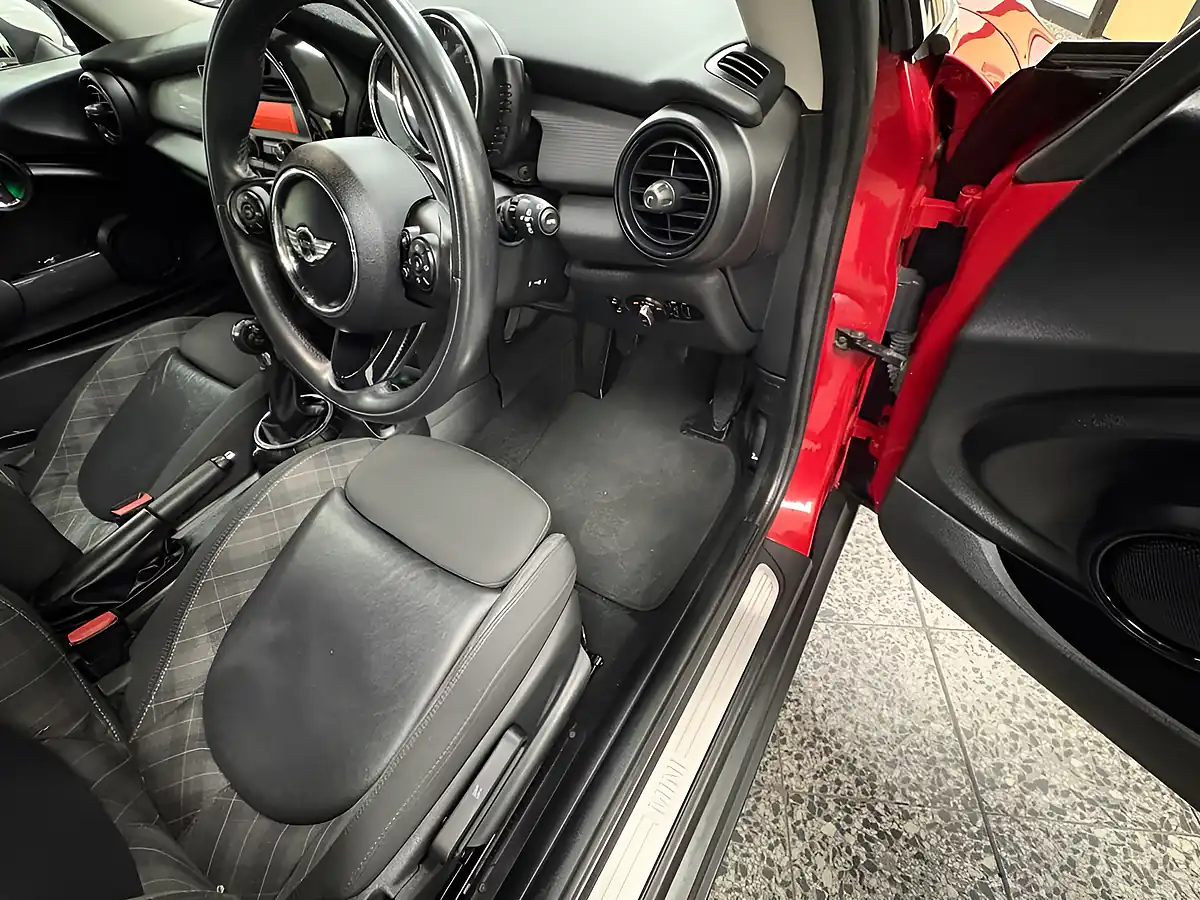 Used 2014 MINI Hatch Cooper Red - Interior and Exterior details 20