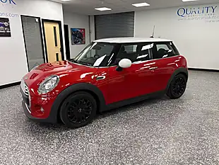 Used 2014 MINI Hatch Cooper Red - Interior and Exterior details 3