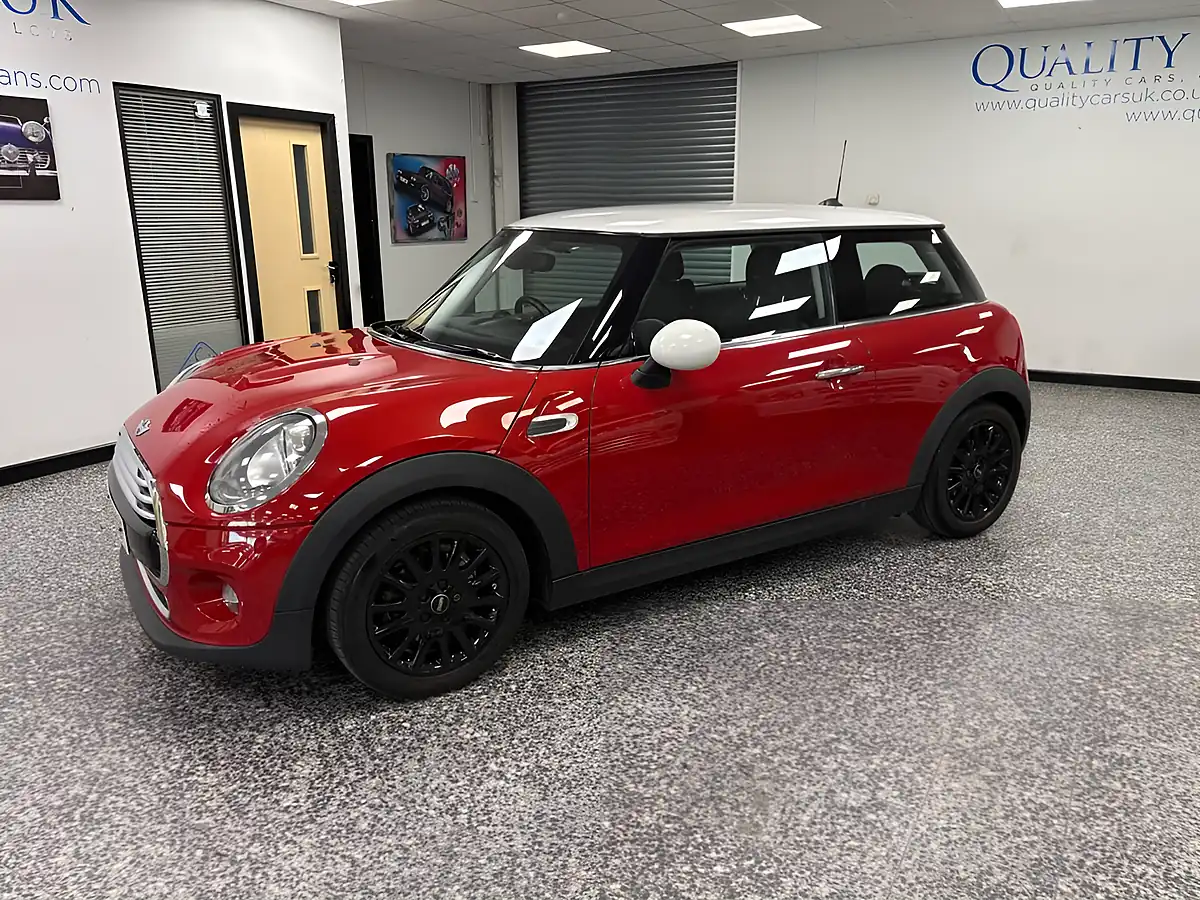 Used 2014 MINI Hatch Cooper Red - Interior and Exterior details 3