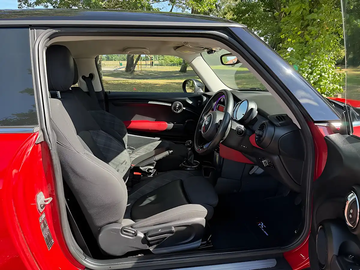Used 2014 MINI Hatch Cooper Red - Interior and Exterior details 10