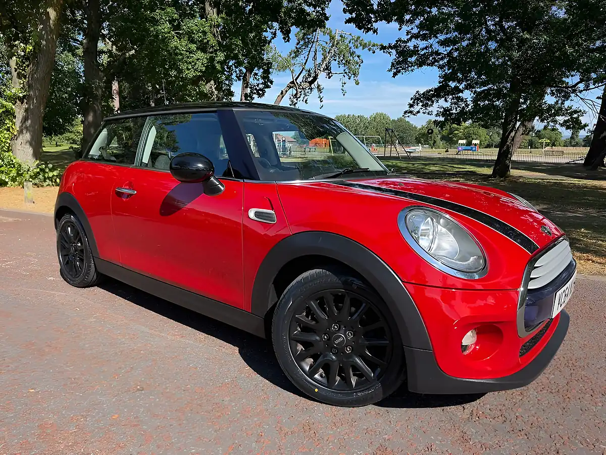 Used 2014 MINI Hatch Cooper Red - Interior and Exterior details 2