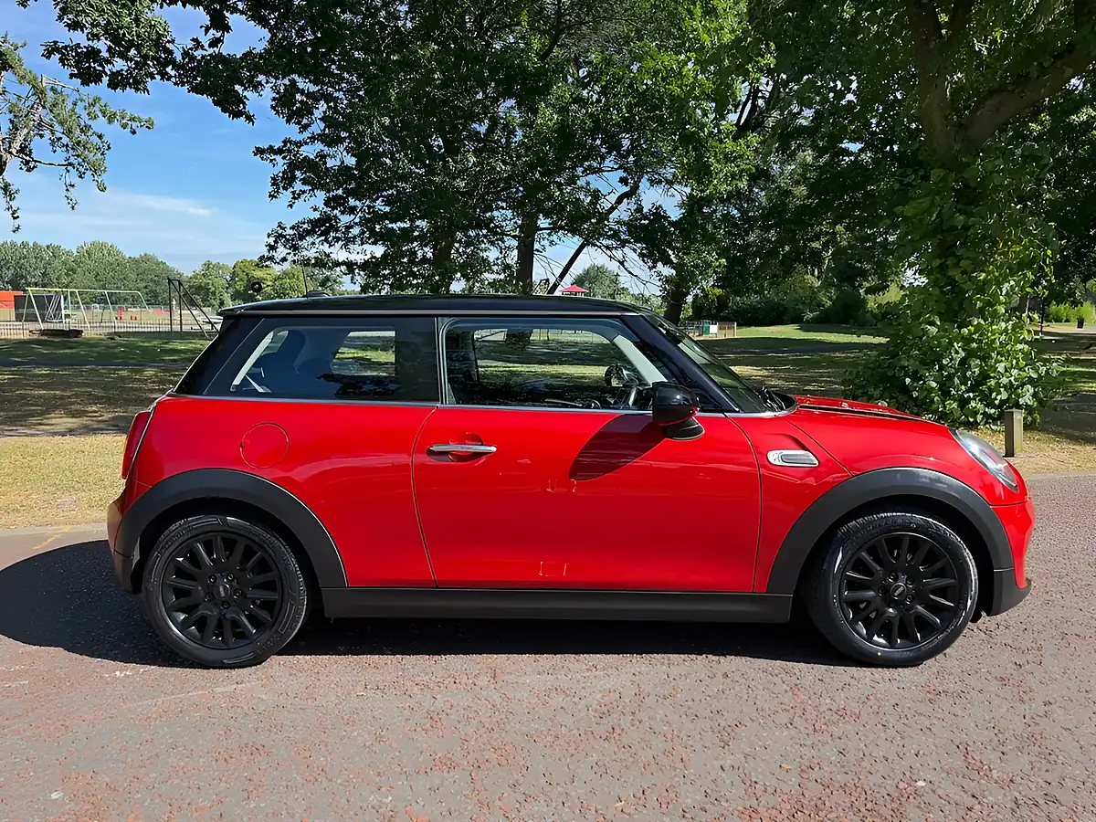 Used 2014 MINI Hatch Cooper Red - Interior and Exterior details 5