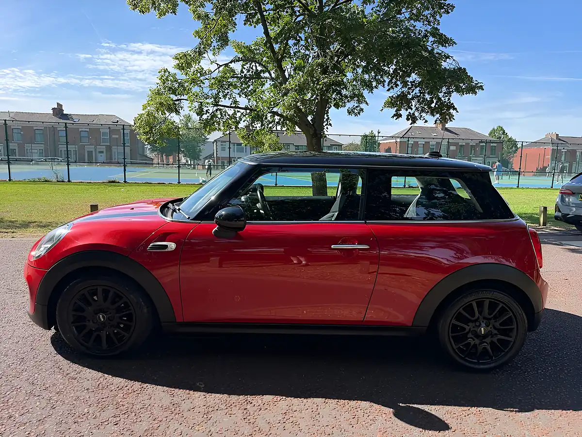 Used 2014 MINI Hatch Cooper Red - Interior and Exterior details 6