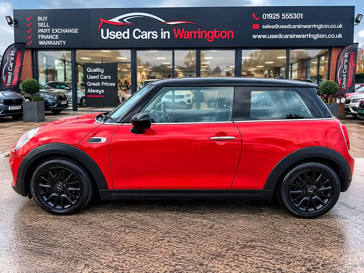 Used 2014 MINI Hatch Cooper Red - Interior and Exterior details 3