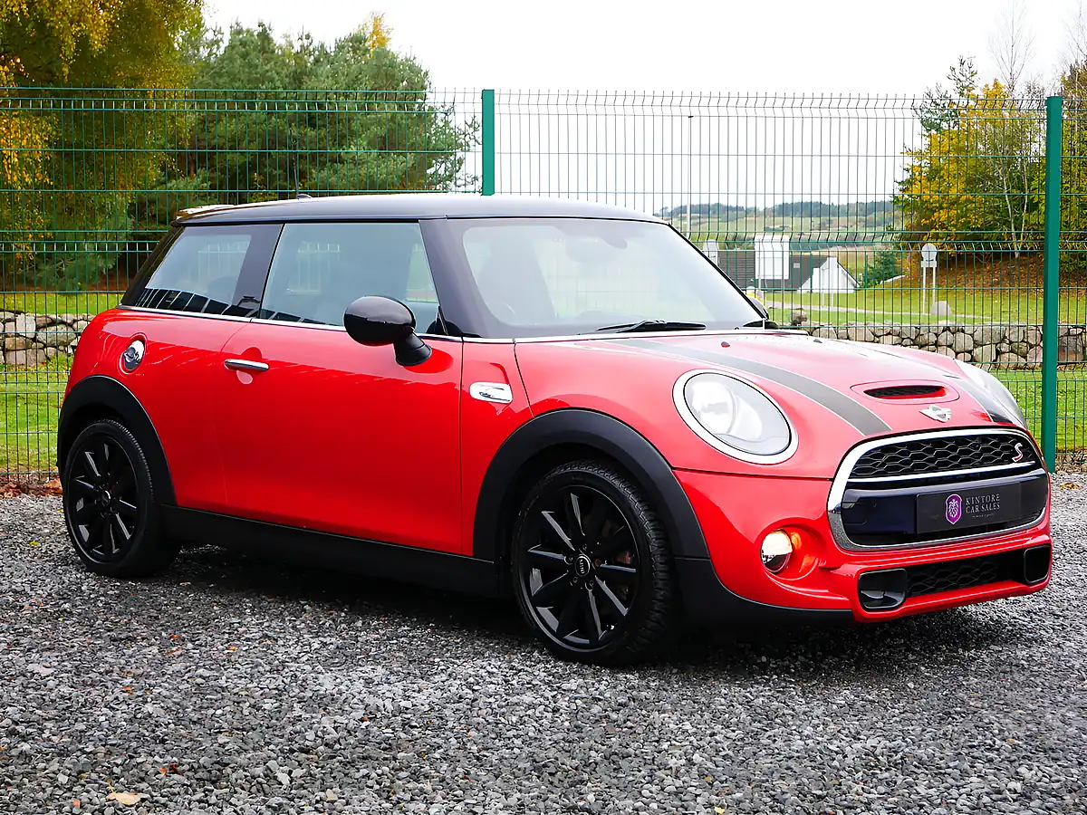Used 2014 MINI Hatch Cooper S Blazing Red - Interior and Exterior details 2