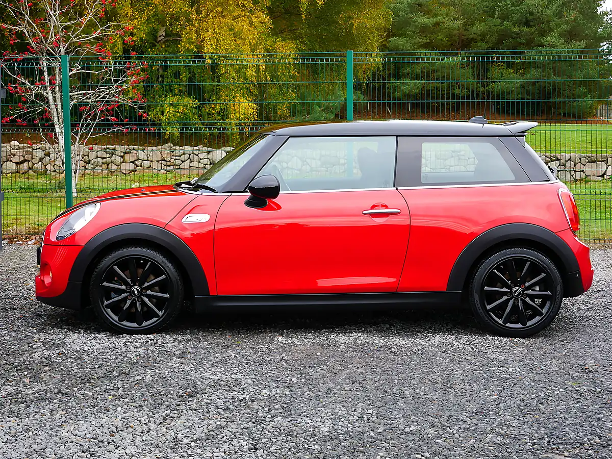 Used 2014 MINI Hatch Cooper S Blazing Red - Interior and Exterior details 6