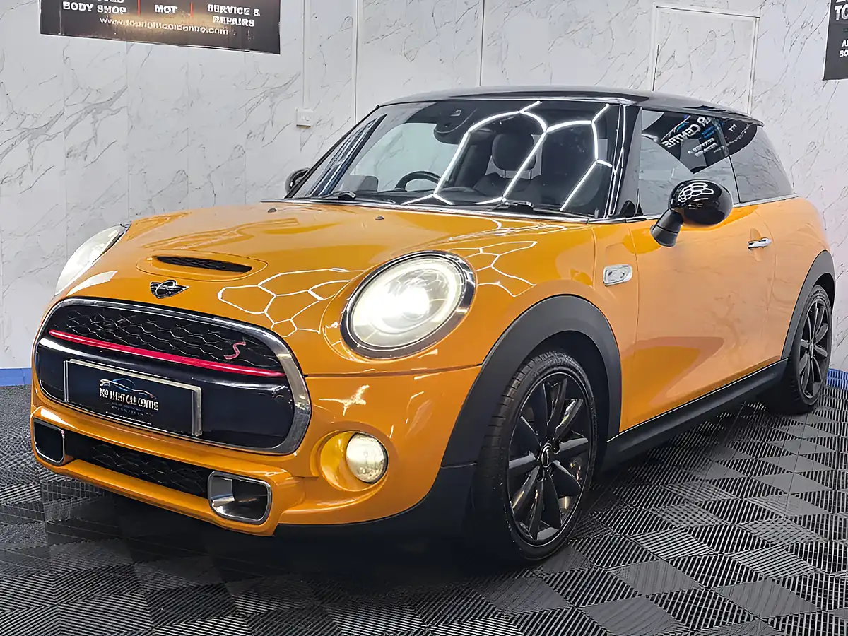 Used 2014 MINI Hatch Cooper S Volcanic Orange - Interior and Exterior details 4