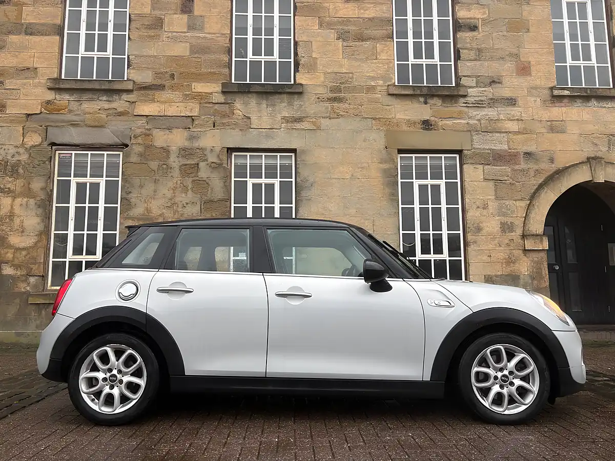 Used 2014 MINI Hatch Cooper Silver - Interior and Exterior details 10