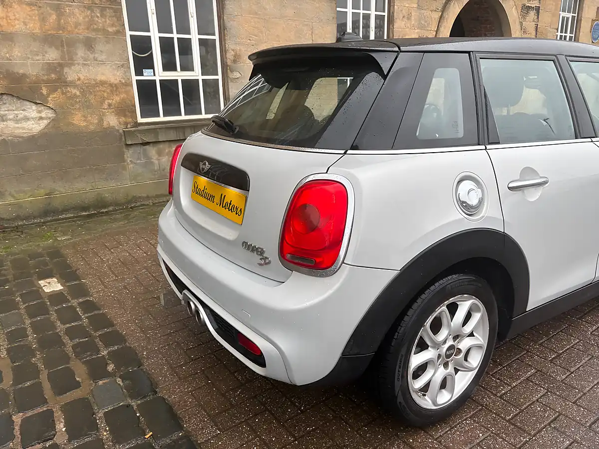 Used 2014 MINI Hatch Cooper Silver - Interior and Exterior details 14