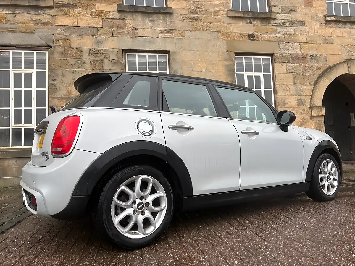 Used 2014 MINI Hatch Cooper Silver - Interior and Exterior details 18