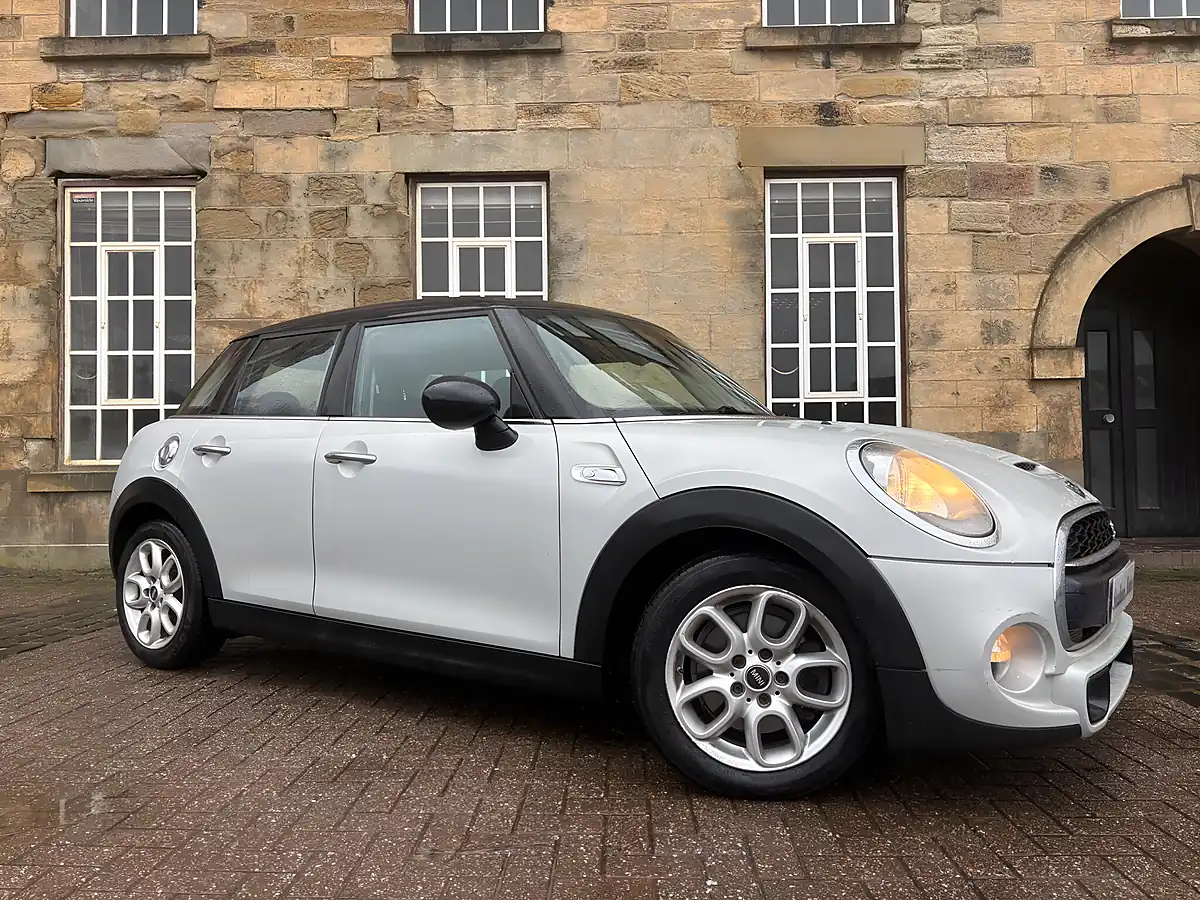 Used 2014 MINI Hatch Cooper Silver - Interior and Exterior details 3