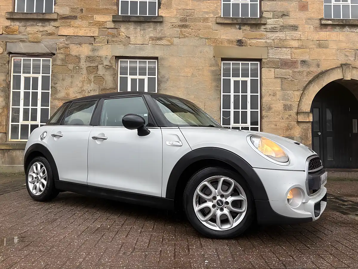 Used 2014 MINI Hatch Cooper Silver - Interior and Exterior details 4