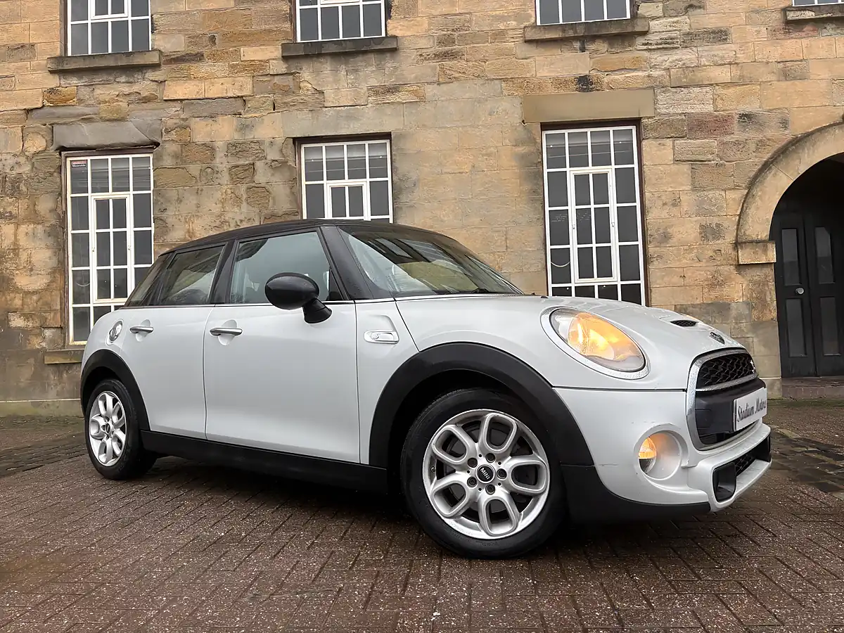 Used 2014 MINI Hatch Cooper Silver - Interior and Exterior details 5