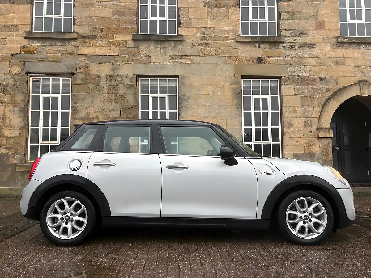 Used 2014 MINI Hatch Cooper Silver - Interior and Exterior details 9