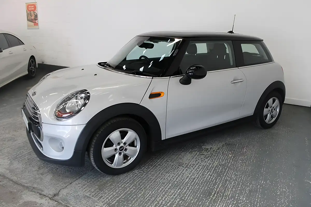 Used 2014 MINI Hatch Cooper Silver - Interior and Exterior details 4