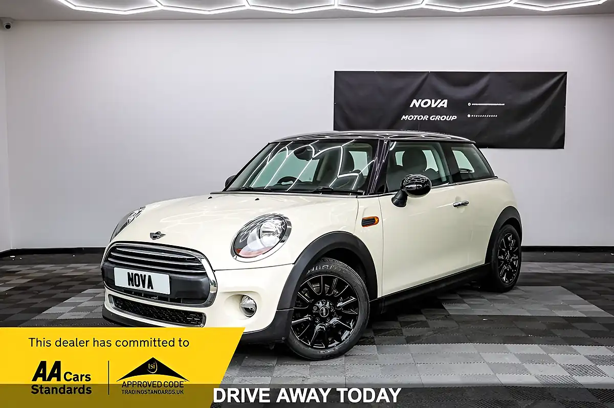 Used 2014 MINI Hatch Cooper White - Front View