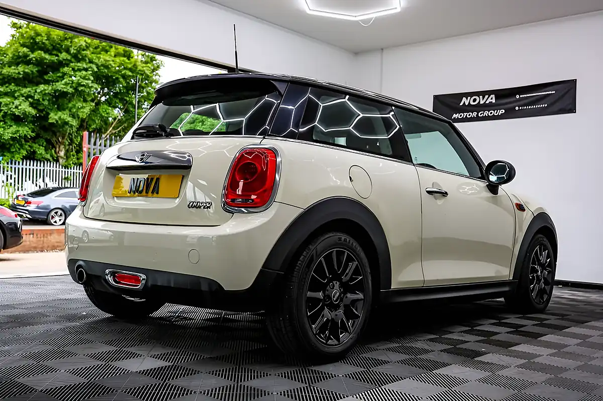 Used 2014 MINI Hatch Cooper White - Interior and Exterior details 10
