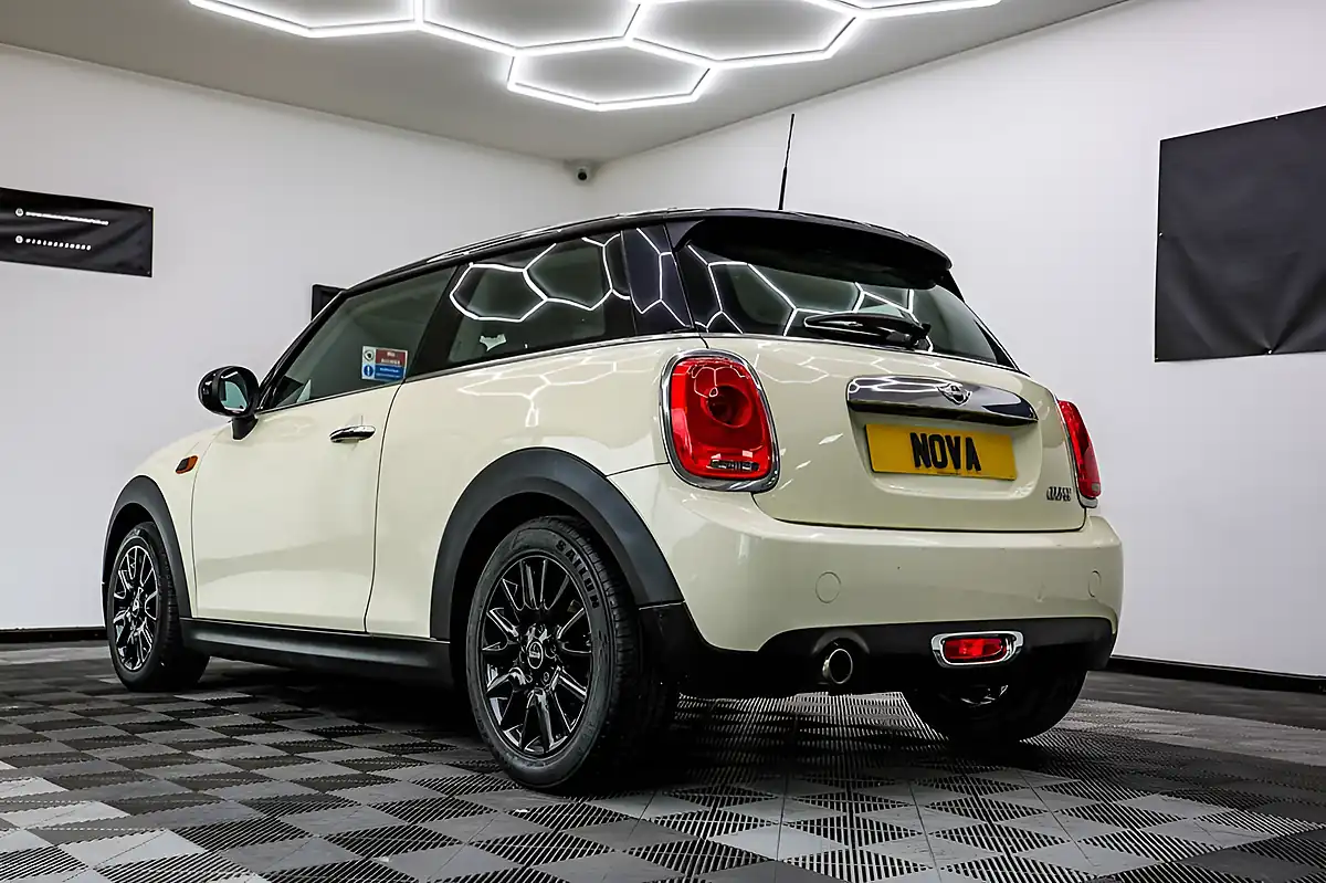Used 2014 MINI Hatch Cooper White - Interior and Exterior details 12