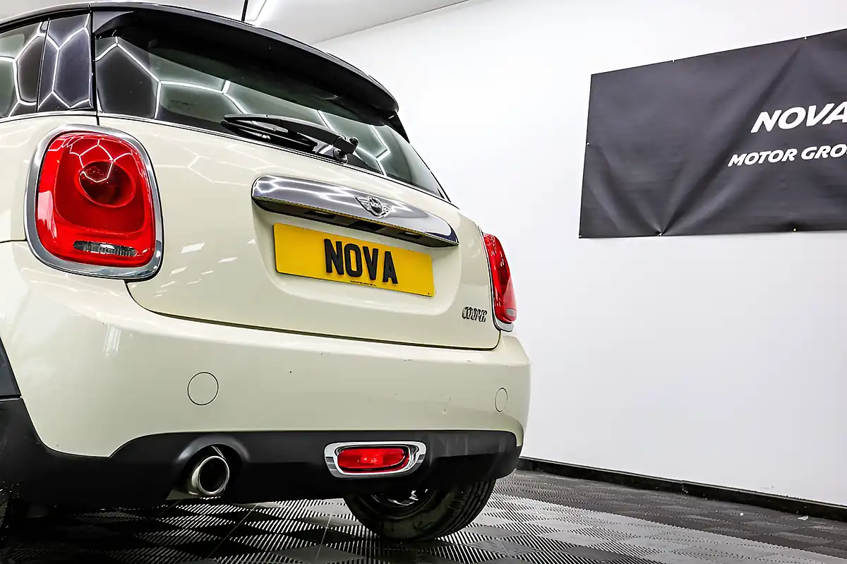 Used 2014 MINI Hatch Cooper White - Interior and Exterior details 14