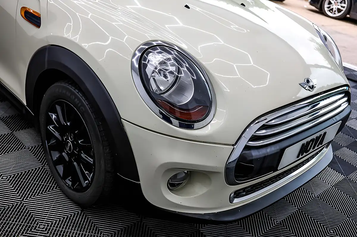 Used 2014 MINI Hatch Cooper White - Interior and Exterior details 17