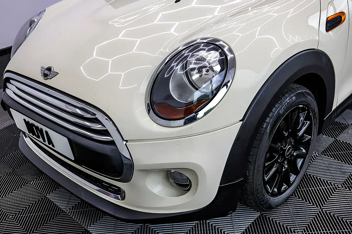 Used 2014 MINI Hatch Cooper White - Interior and Exterior details 18