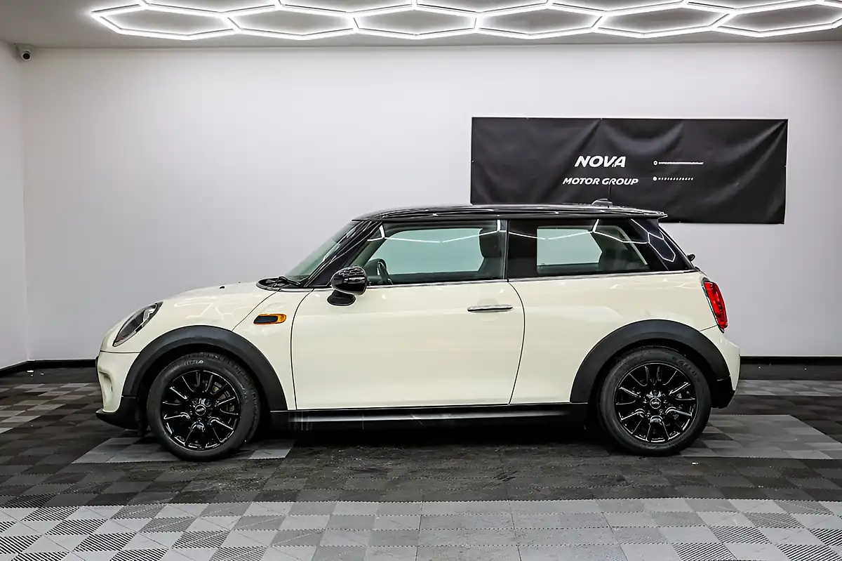 Used 2014 MINI Hatch Cooper White - Interior and Exterior details 6