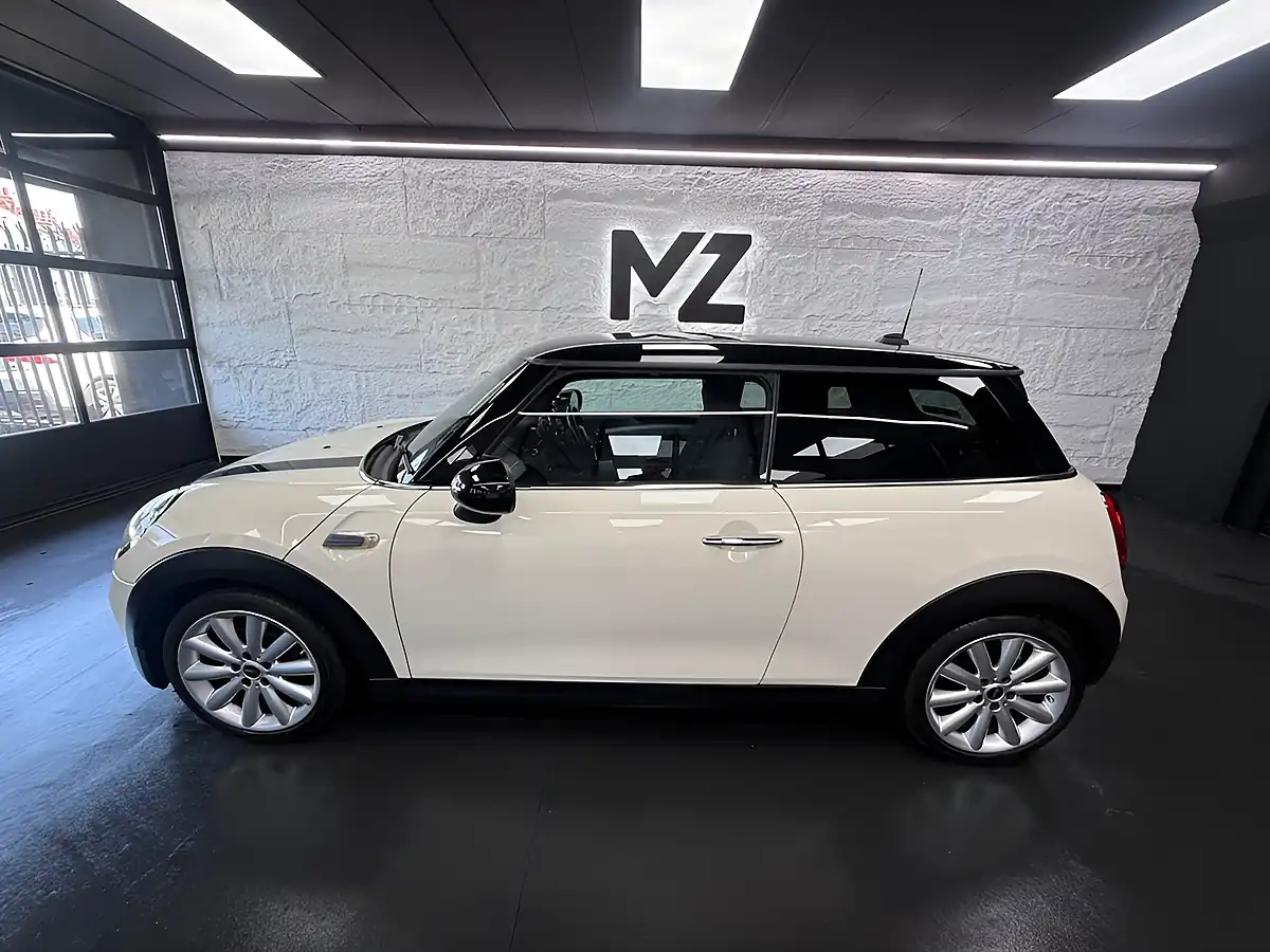 Used 2014 MINI Hatch Cooper White - Interior and Exterior details 10