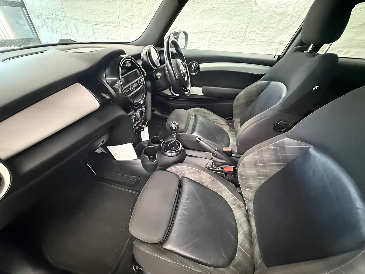 Used 2014 MINI Hatch Cooper White - Interior and Exterior details 11