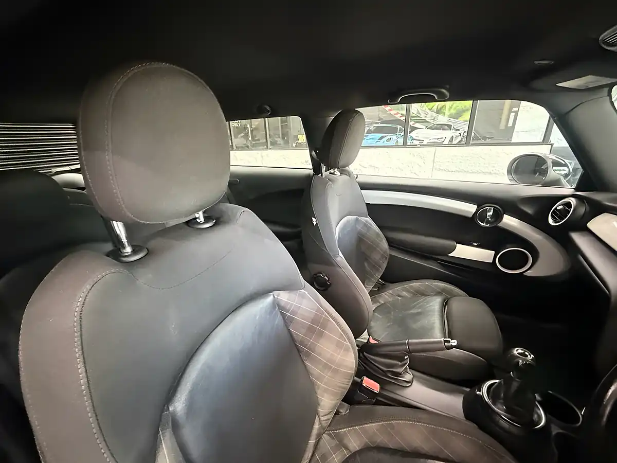 Used 2014 MINI Hatch Cooper White - Interior and Exterior details 13